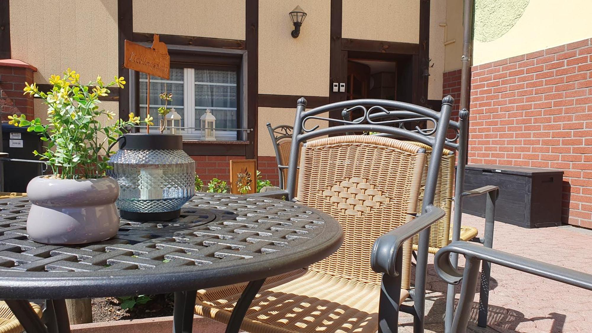 Apartment Gruener Fuerst Mit Sitzecke Im Innenhof & Naehe Park & Erdgeschoss Бад-Мускау Екстер'єр фото